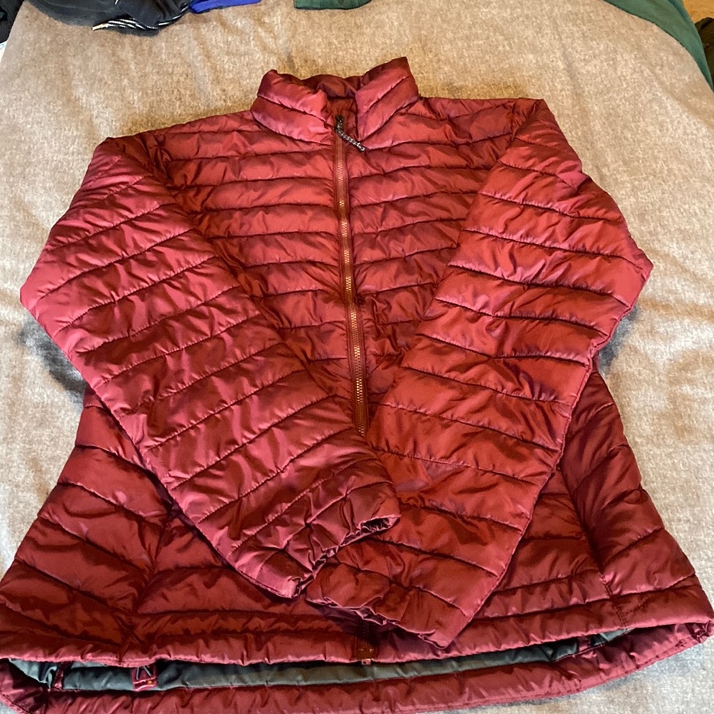 Alpine‎ Design Women’s puff jacket sz M Burgandy